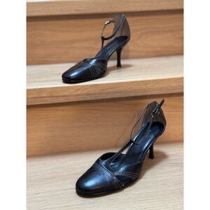 Mantles Black Leather Women's Strappy Heels, size 9